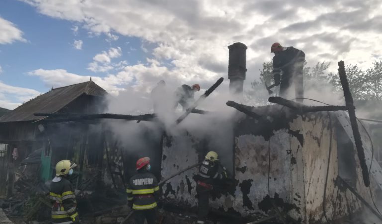 Incendiu la o locuință din Crăcăoani, provocat intenționat
