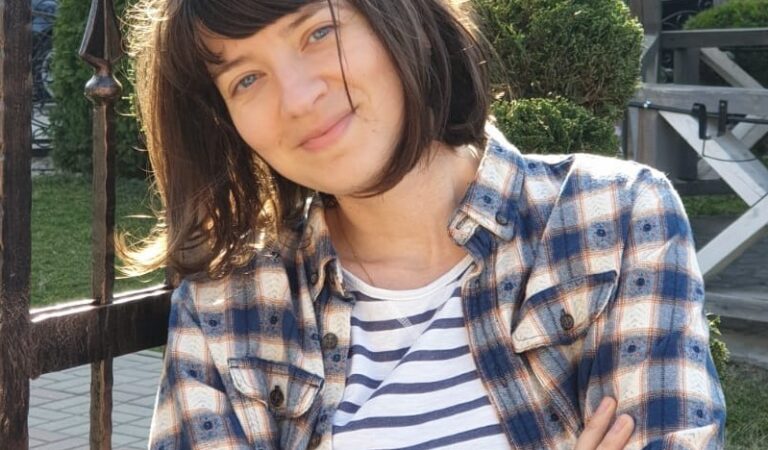 Aura, tânăra care a lăsat viața de corporatist pentru o afacere la țară