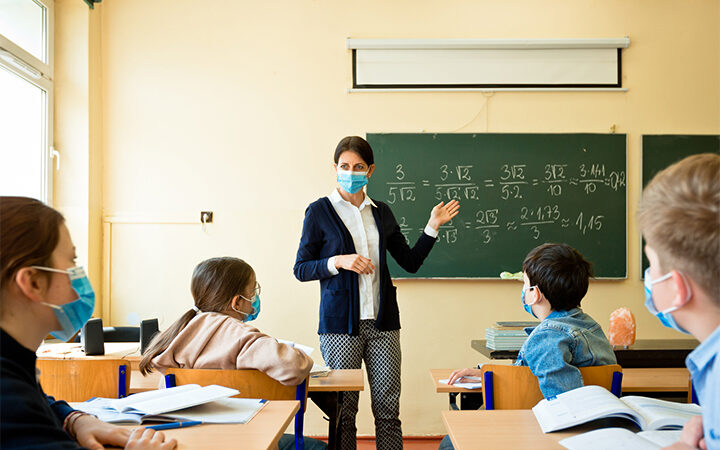 Anul școlar începe pe 14 septembrie