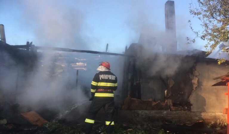 Incendiu la o gospodărie din comuna Gherăești