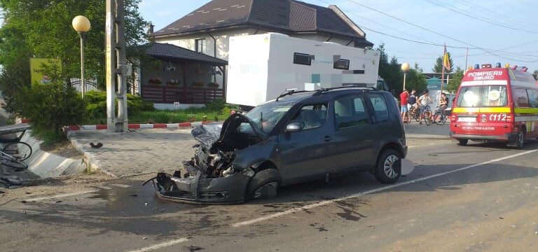 Accident rutier produs între un autocamion și un autoturism, în Gâdinți