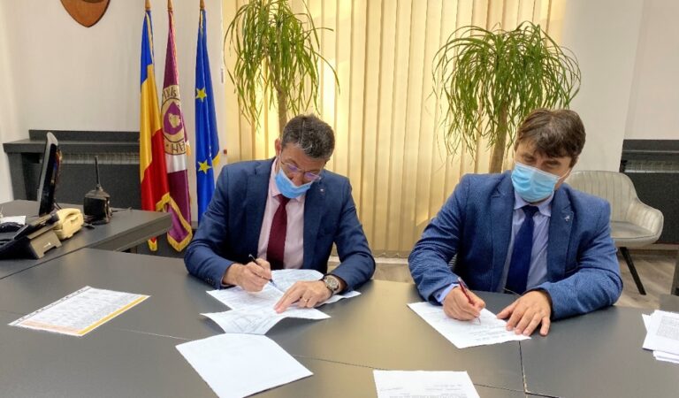 Primăria Municipiului Roman a cumpărat sediul CEC Bank