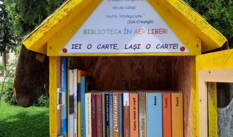 Urania Cremene, donații pentru”Biblioteca în aer liber” din Roman
