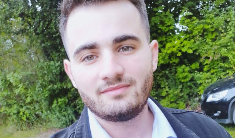 La câțiva pași de Roman, un tânăr de 21 de ani își dorește să vă ofere calitate și unicitate