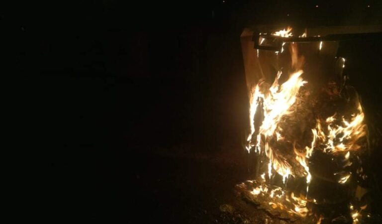 Tomberon în flăcări, în această seară, în Roman