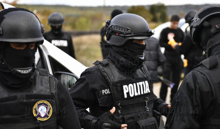 Luptători ai Serviciului pentru Acțiuni Speciale, intervenție în Icușești