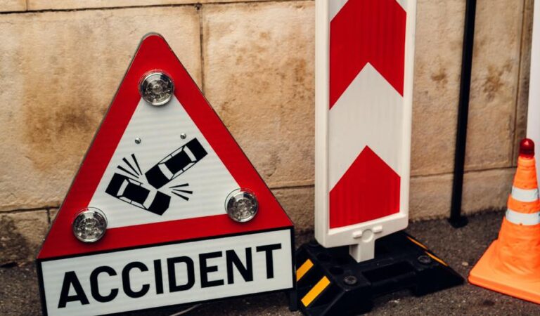 Accident rutier produs pe fondul consumului de alcool, pe strada Ion Creangă