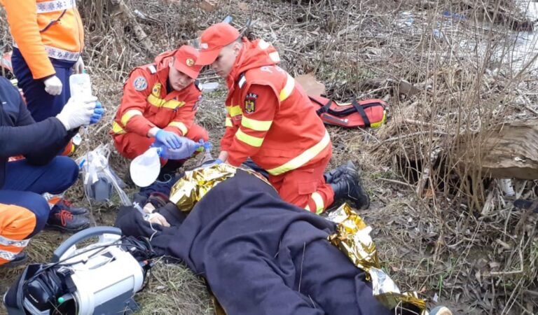 Un bărbat de 52 de ani a fost găsit decedat în apele râului Bistrița