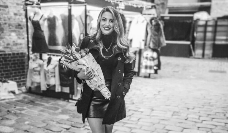 Tânăra romașcană, Alexandra, a pierdut lupta cu boala cruntă