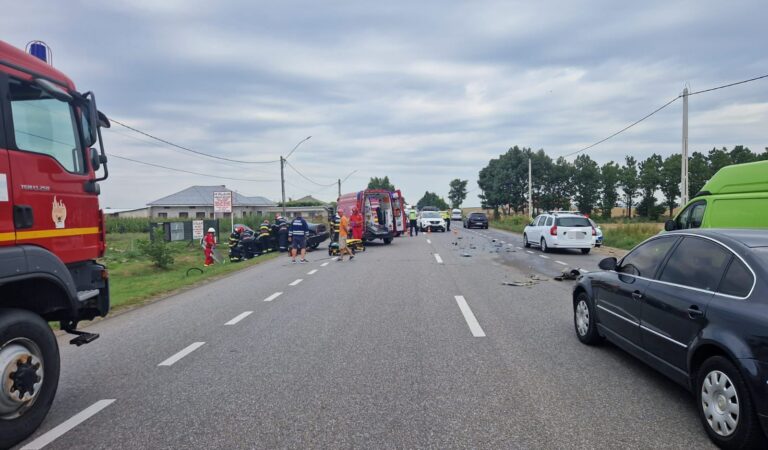 Doi șoferi răniți astăzi într-un accident rutier