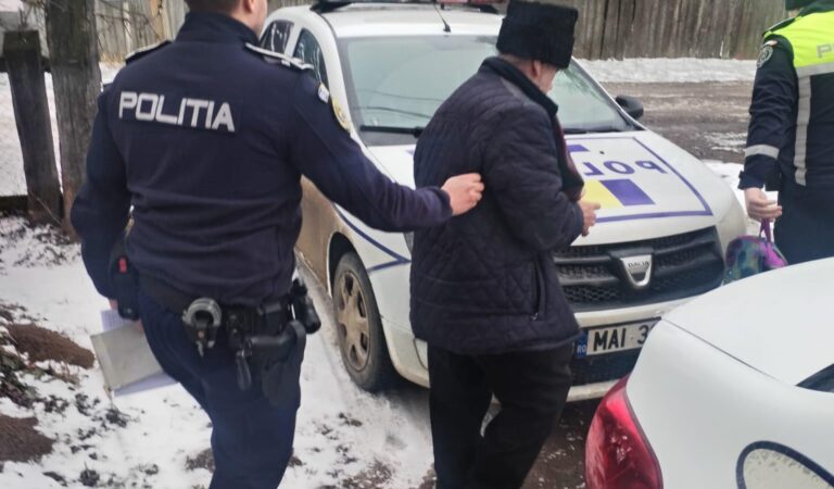 Femeie de 67 de ani, amenințată cu toporul de propriul soț